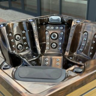 Výměna na showroomu = vaše šance na luxusní relax za skvělou cenu! Vířivka OAZA s technologií MicroSilk® vás rozmazlí tak,...