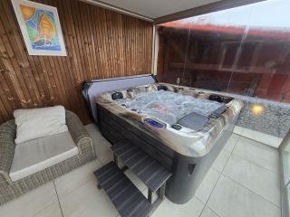 Dnes se podíváme na instalaci vířivky MALIBU v barvě tuscan sun/šedá bočnice, Uherský Ostroh. 😎💦😎💦😎💦😎 Vířivka Malibu je...